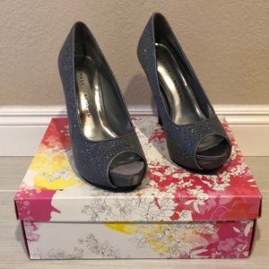 Chinese Laundry Hey There Platform Pumps